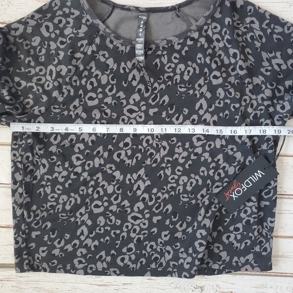 NWT WildFox Sweat Women's Leopard Print Grey and Black Top Size M - Picture 6 of 10